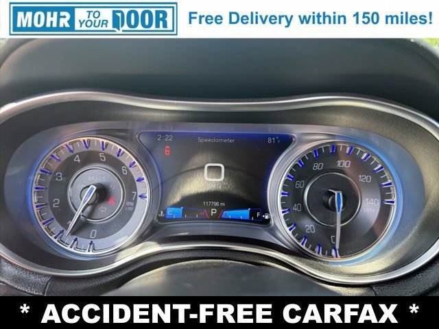 Used 2017 Chrysler 300 C RWD image 15