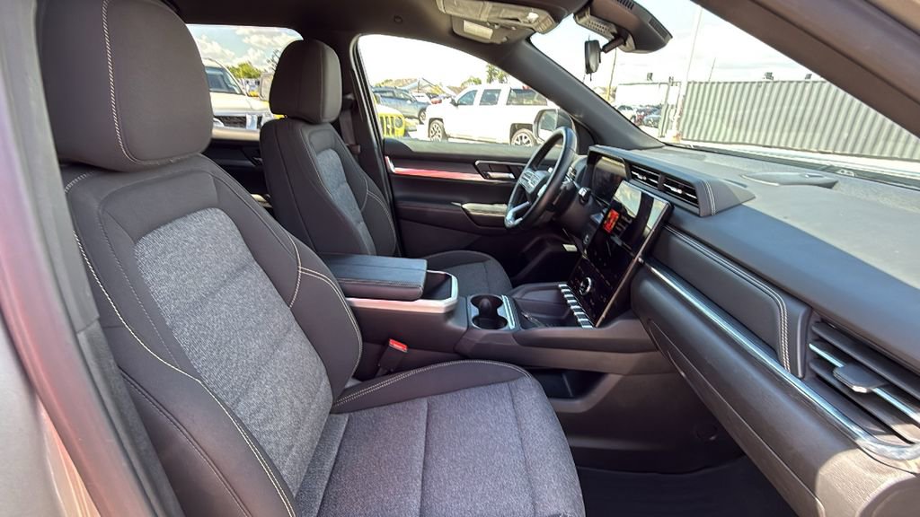 Used 2025 GMC Terrain Elevation FWD image 31