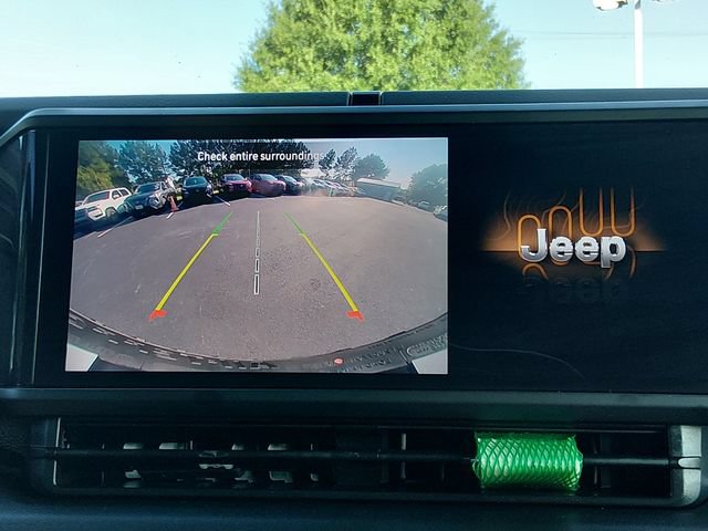 Used 2025 Jeep Wrangler Unlimited Rubicon AWD/4WD image 19