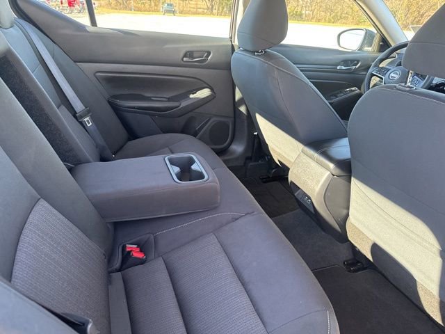 Used 2025 Nissan Altima 2.5 SV image 17