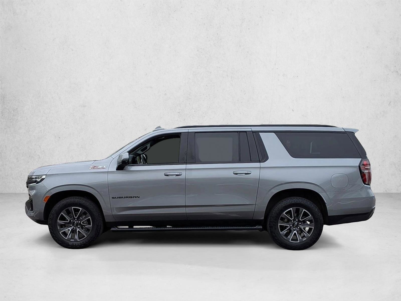 Used 2023 Chevrolet Suburban Z71 w/ Luxury Package AWD/4WD image 9