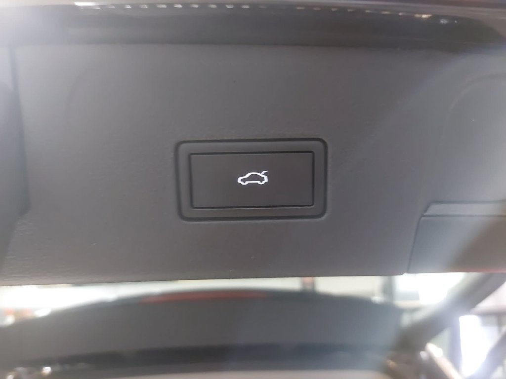 Used 2023 Volkswagen Atlas SE w/ Panoramic Sunroof Package AWD/4WD image 14