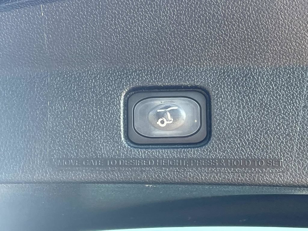 Used 2018 Ford Explorer Platinum AWD/4WD image 12