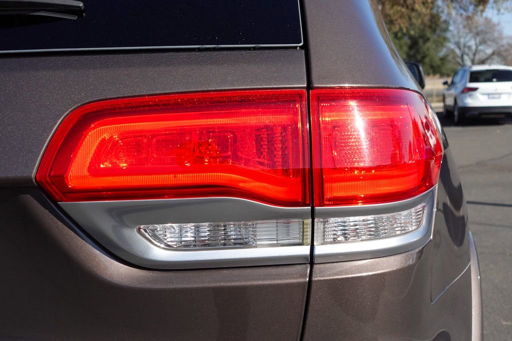 Used 2018 Jeep Grand Cherokee Limited image 6