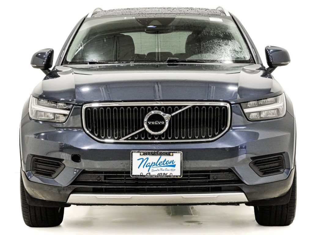 Used 2022 Volvo XC40 T5 Momentum AWD/4WD image 2