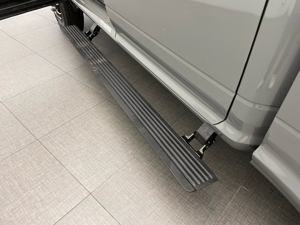 New 2026 RAM 3500 Laramie AWD/4WD image 14