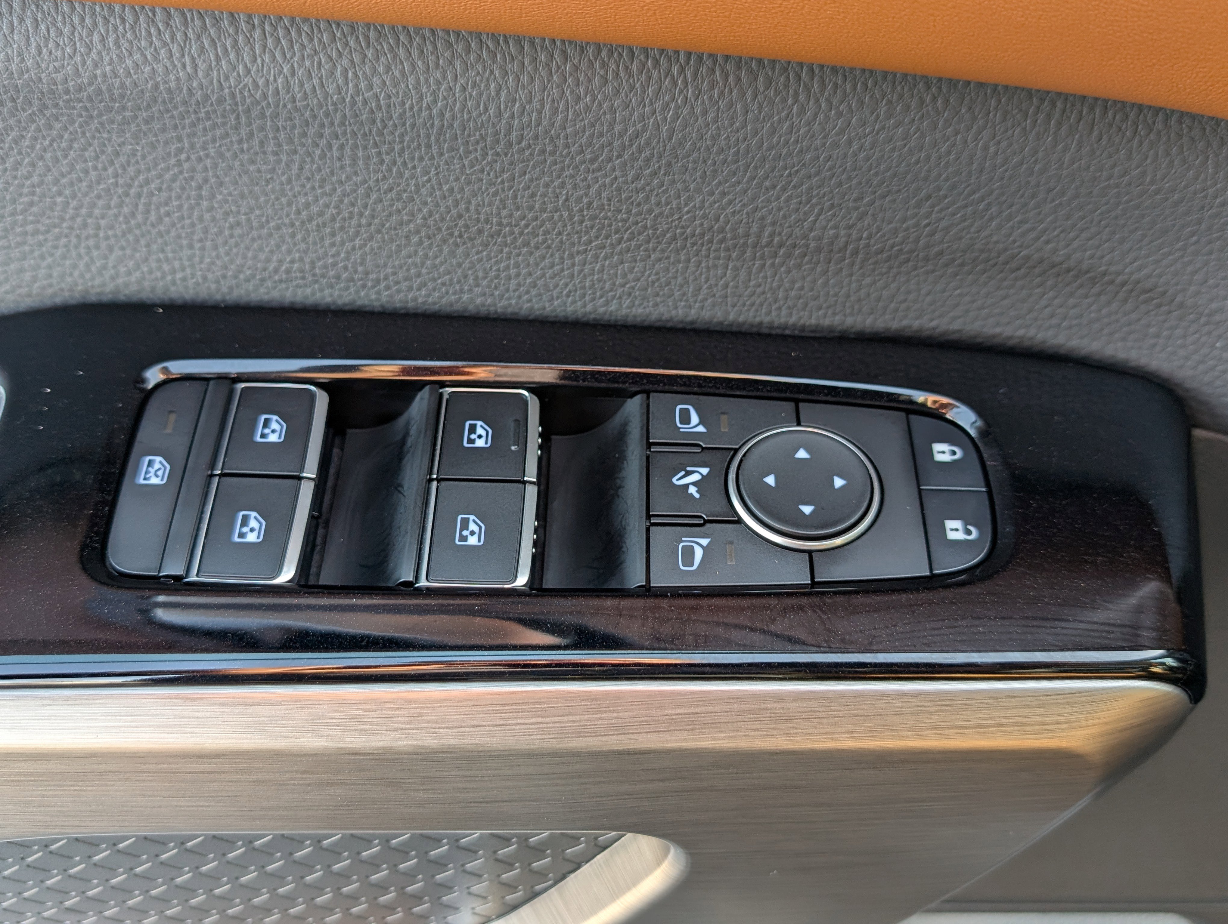 Used 2025 Nissan Pathfinder Platinum image 22