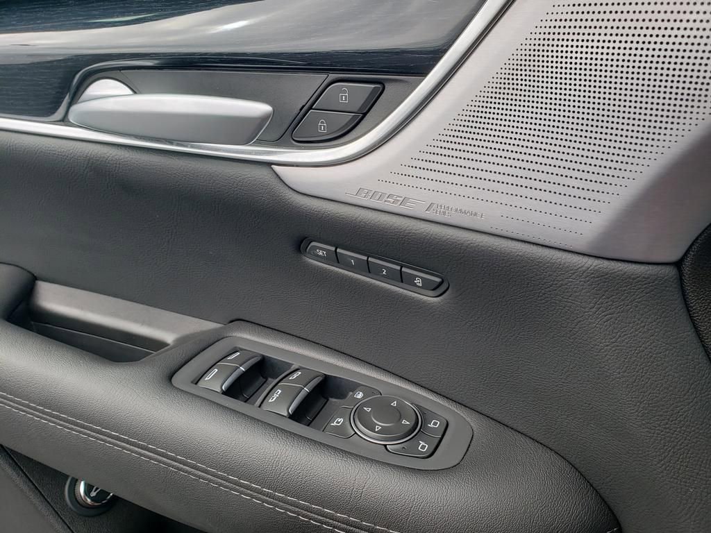 Used 2025 Cadillac XT5 Premium Luxury image 28