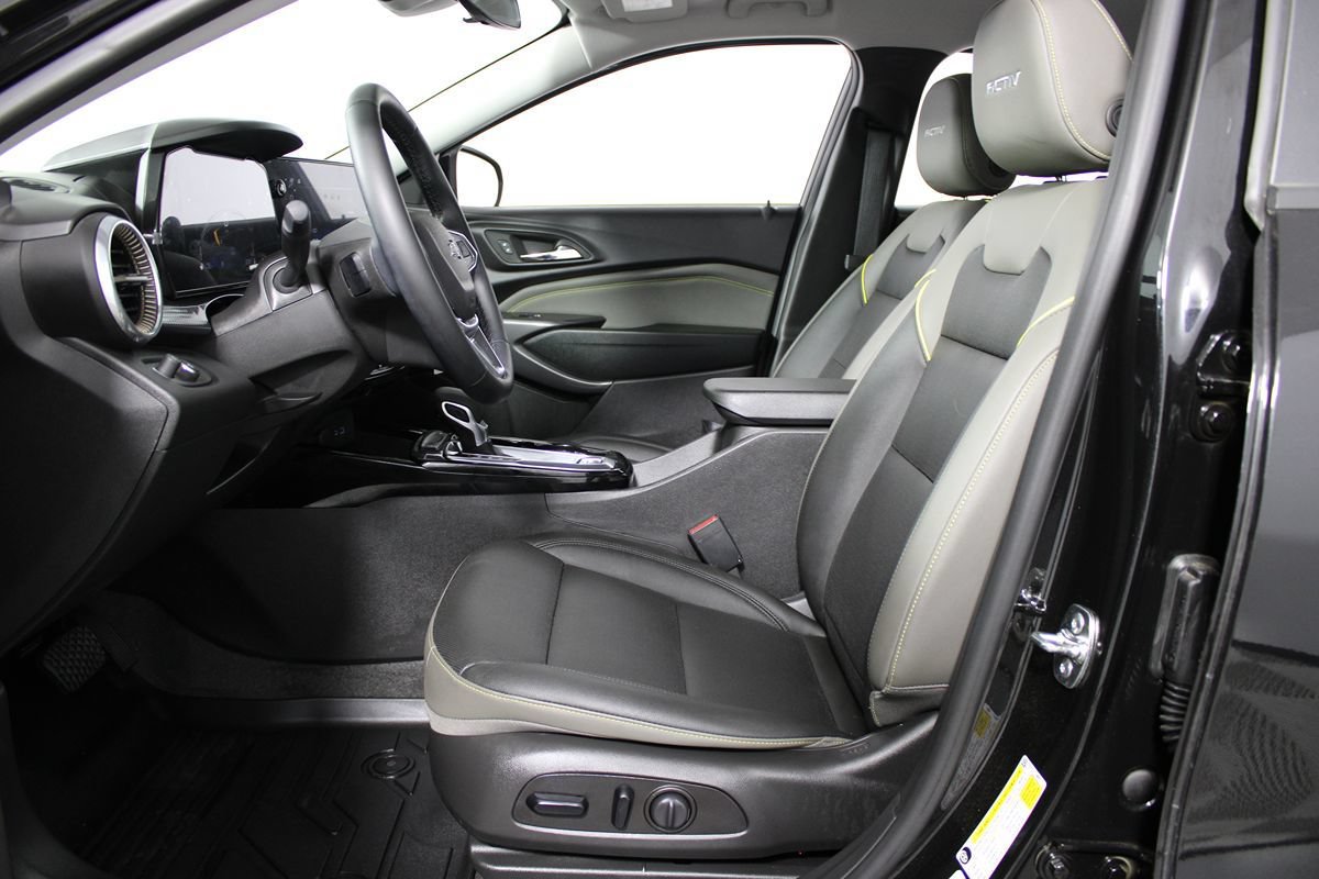 Used 2026 Chevrolet Trax ACTIV FWD image 12