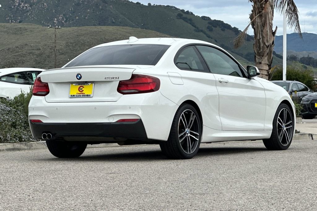 Used 2020 BMW 230i Coupe w/ M Sport Package image 3