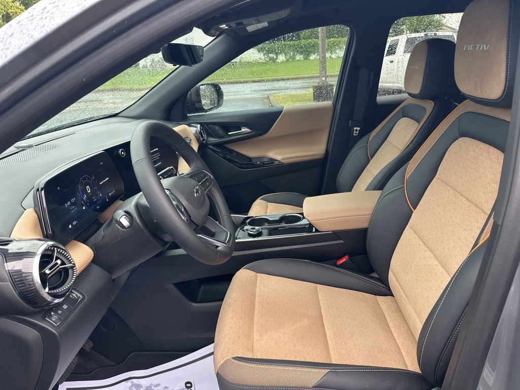 New 2025 Chevrolet Equinox ACTIV w/ Safety and Technology Package image 16