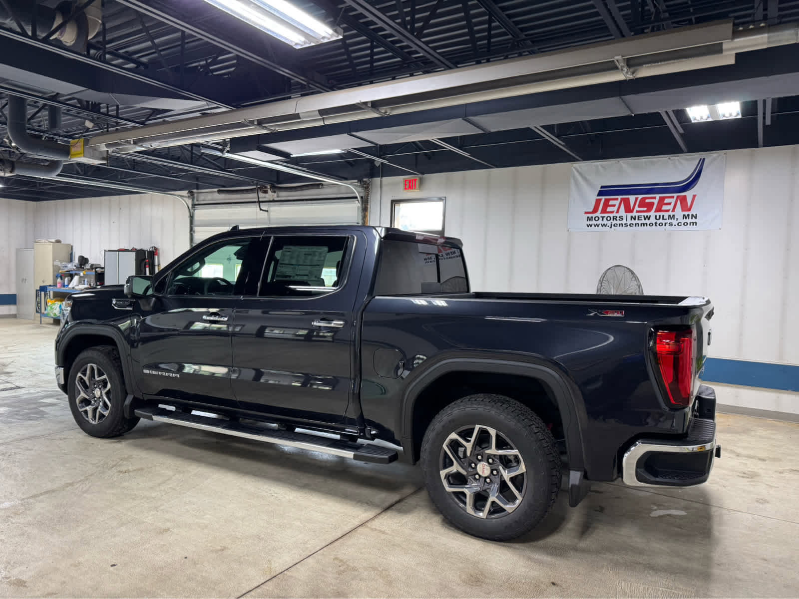 New 2026 GMC Sierra 1500 SLT w/ SLT Premium Plus Package image 5
