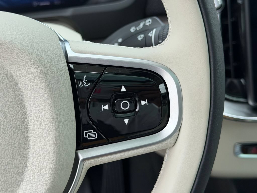 New 2026 Volvo XC90 B6 Ultra w/ Protection Package AWD/4WD image 18