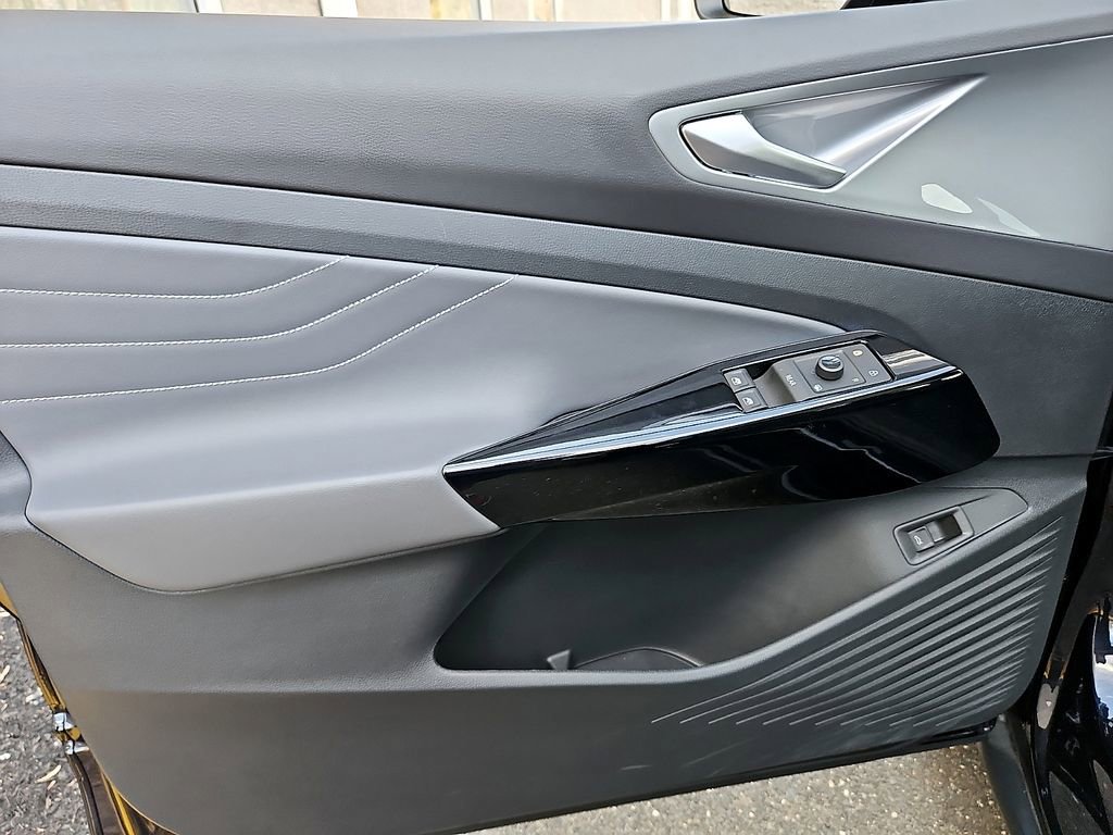 Certified 2023 Volkswagen ID.4 Pro S AWD/4WD image 12