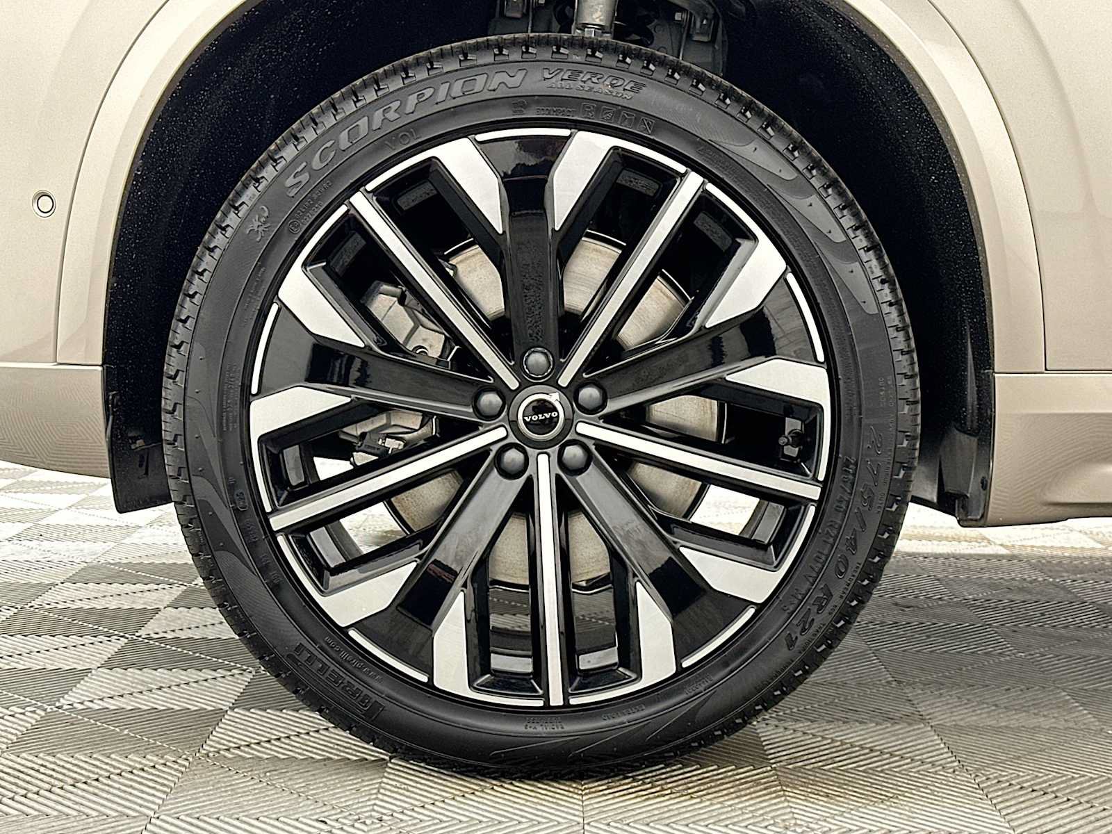 New 2026 Volvo XC90 T8 Plus w/ Protection Package Premier AWD/4WD image 30