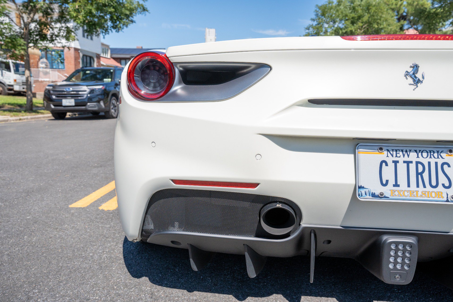 Used 2018 Ferrari 488 GTB RWD image 38