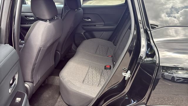 Used 2025 Nissan Kicks SV image 16