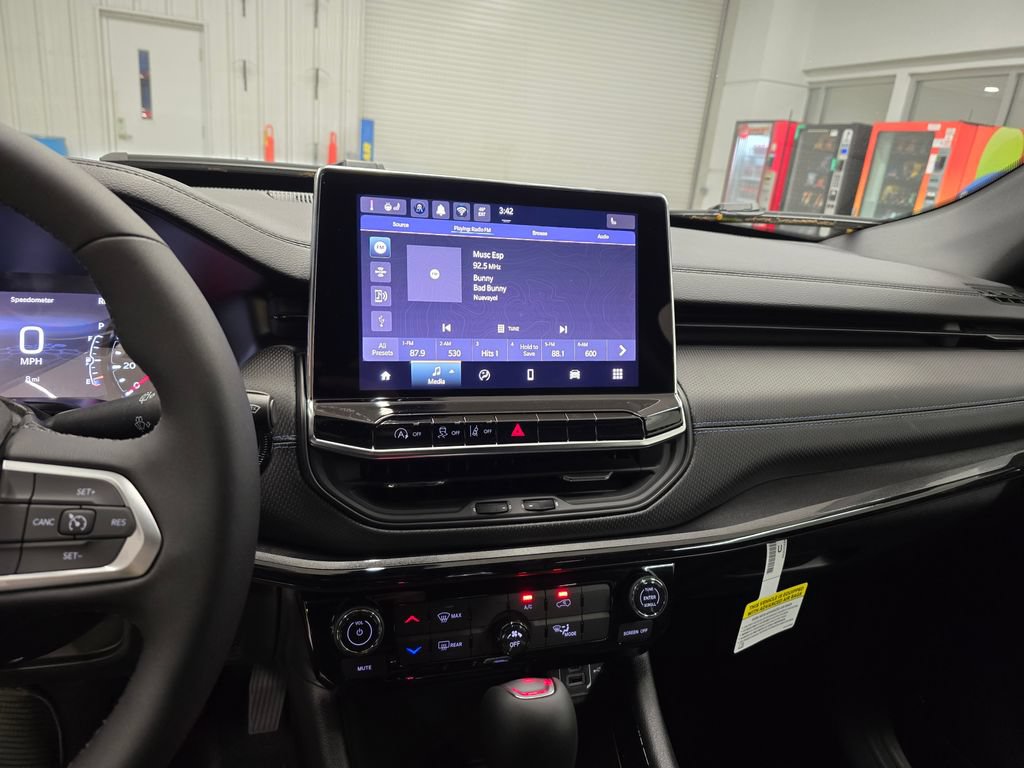 New 2026 Jeep Compass Latitude AWD/4WD image 21