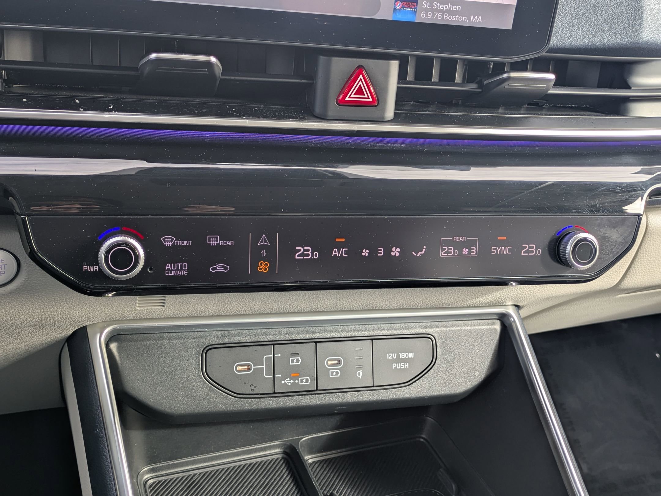 Used 2025 Kia Carnival SX Prestige image 15