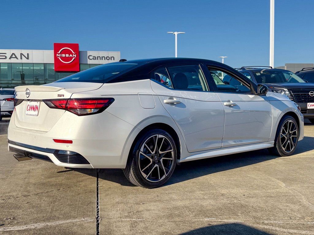 Used 2025 Nissan Sentra SR w/ SR Premium Package image 7