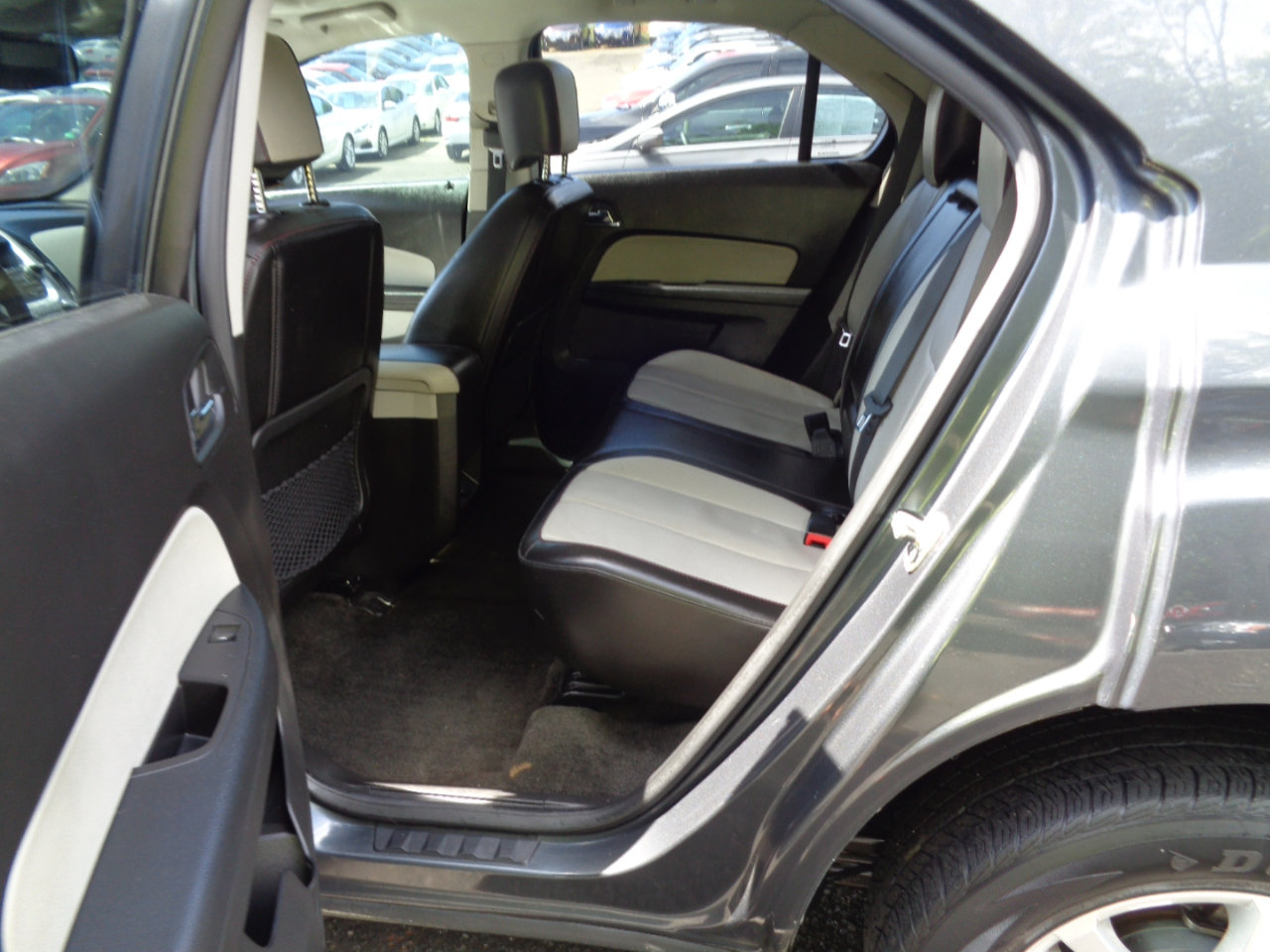 Used 2011 Chevrolet Equinox LT w/ Chrome Appearance Package image 16