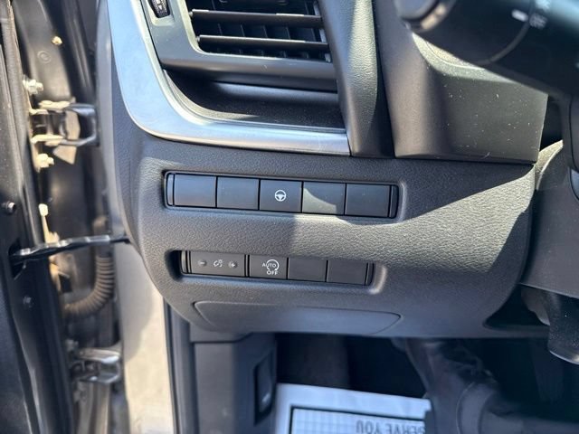 Used 2023 Nissan Rogue SV AWD/4WD image 28