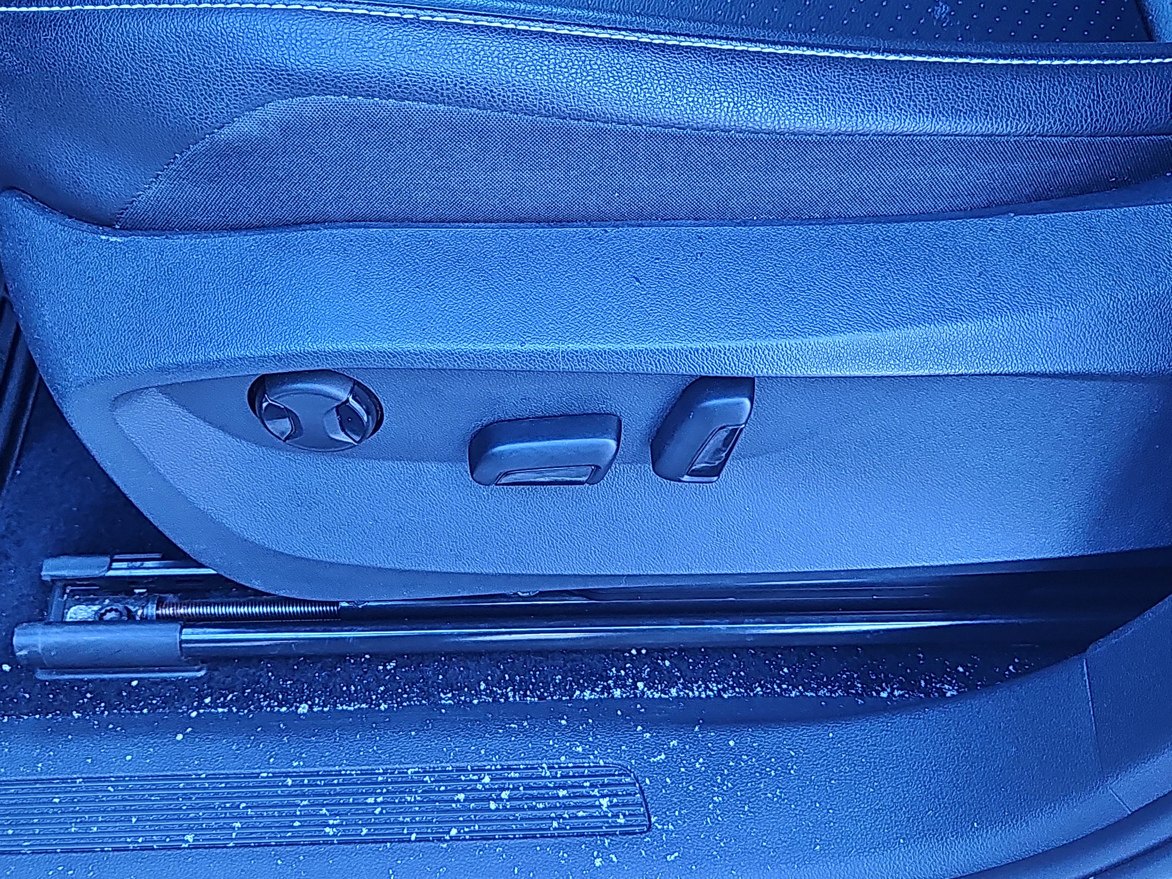 Certified 2022 Volkswagen Tiguan SE w/ Panoramic Sunroof Package image 16