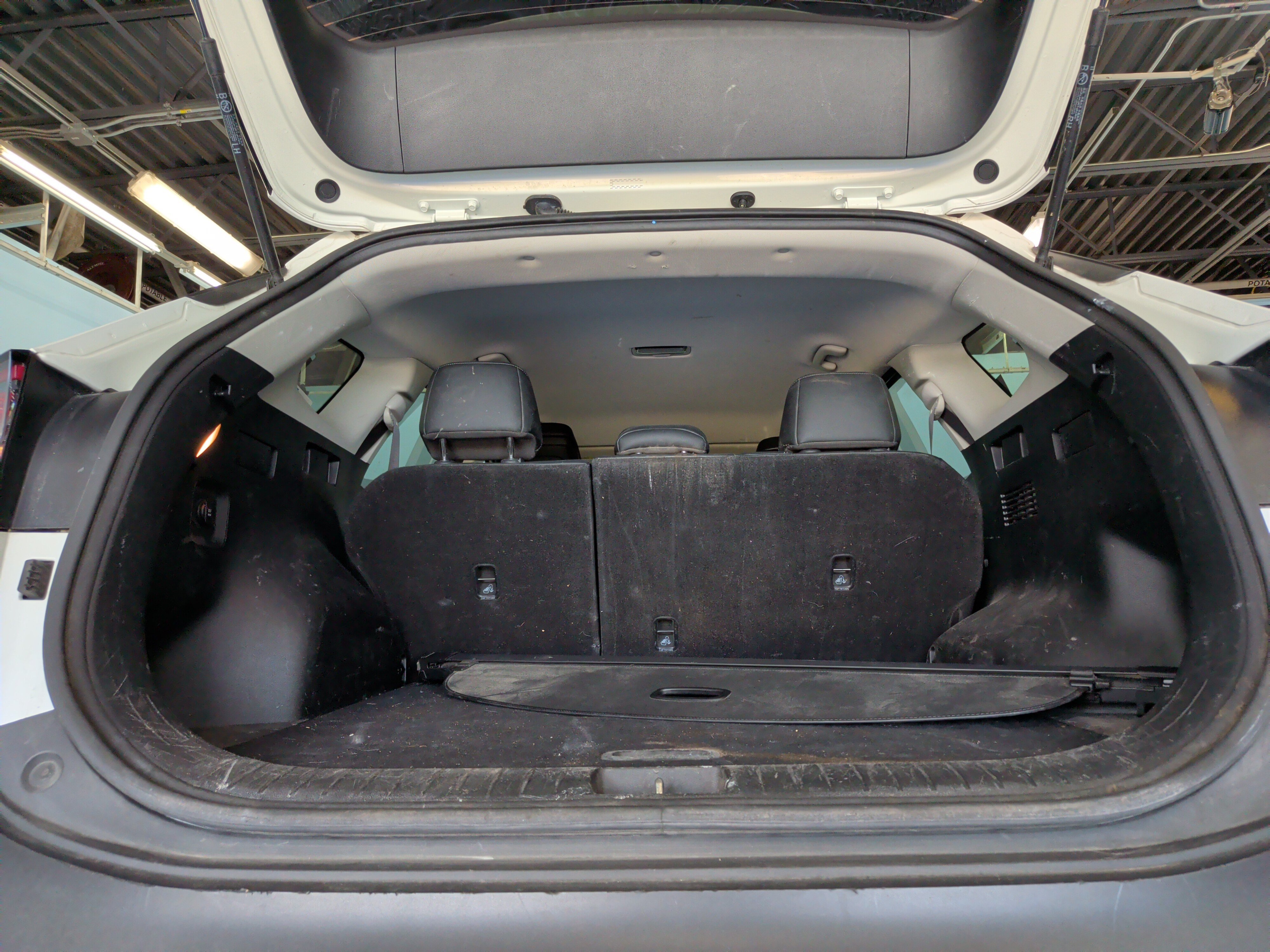 Used 2023 Kia Sportage EX AWD/4WD image 34