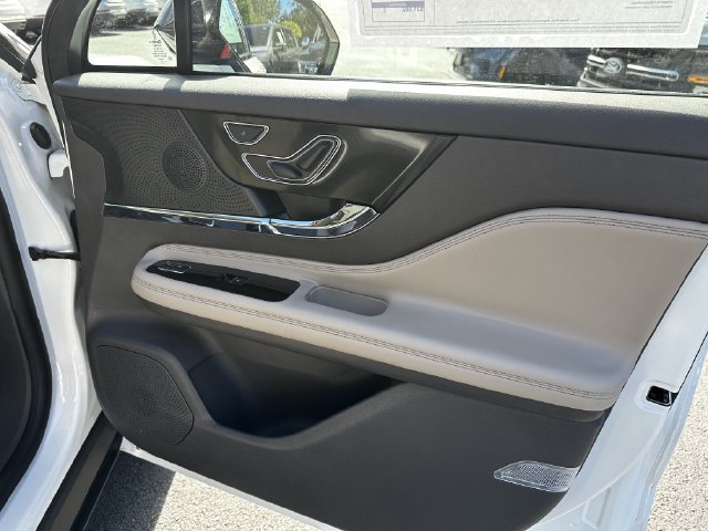 Certified 2023 Lincoln Corsair AWD w/ Equipment Group 101A image 36