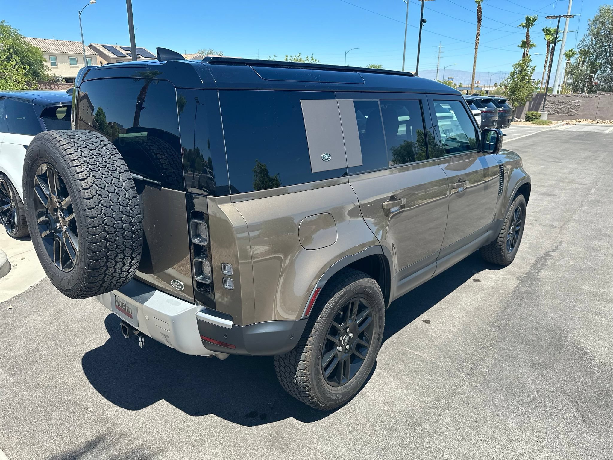 Used 2023 Land Rover Defender 110 S AWD/4WD image 2