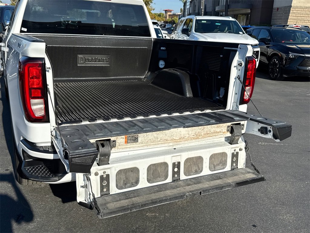 Used 2022 GMC Sierra 1500 Elevation image 14
