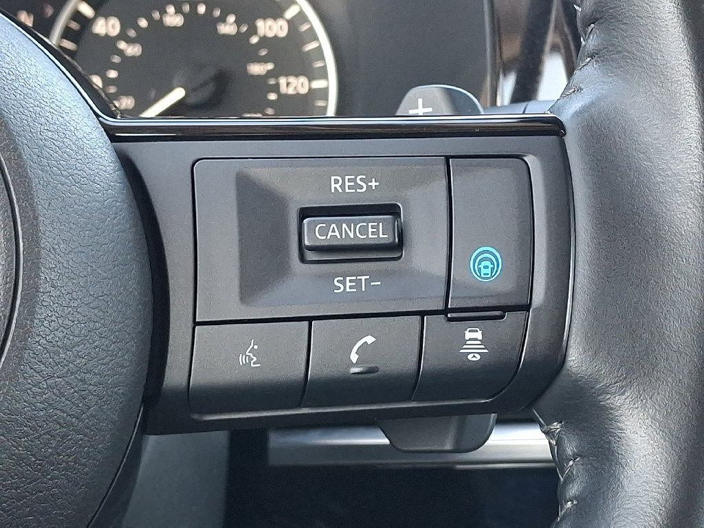 Used 2022 Nissan Pathfinder SL AWD/4WD image 24