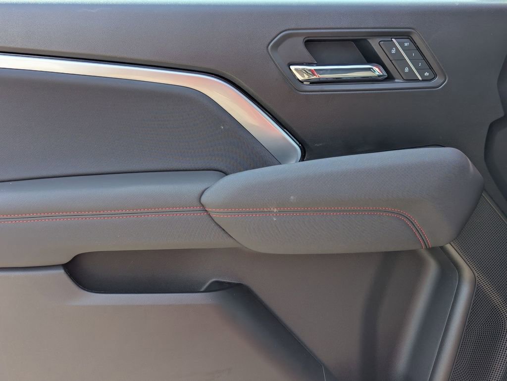 Used 2026 Chevrolet Colorado Z71 w/ Technology Package image 12