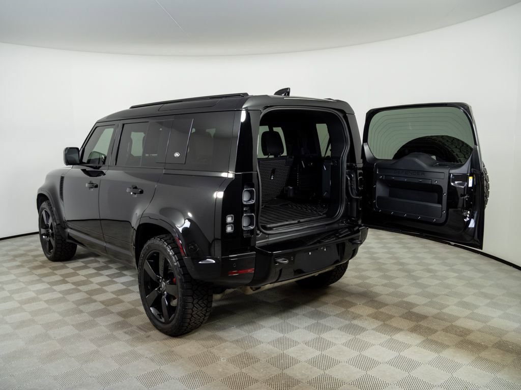 Used 2023 Land Rover Defender 110 X AWD/4WD image 32
