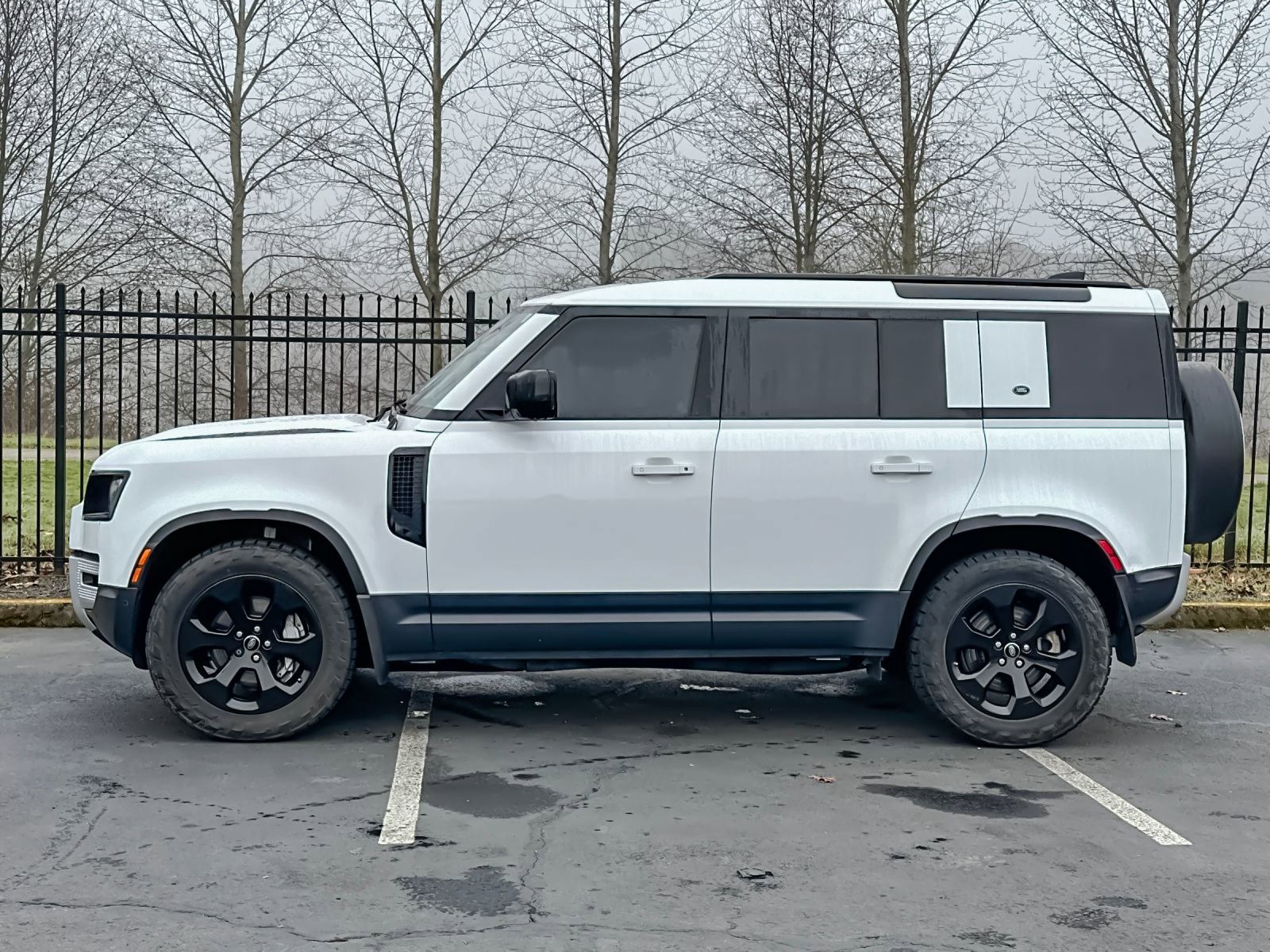 Used 2020 Land Rover Defender 110 HSE image 6