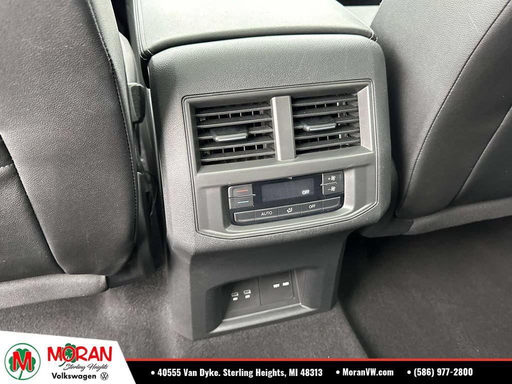 Used 2023 Volkswagen Atlas SEL AWD/4WD image 14