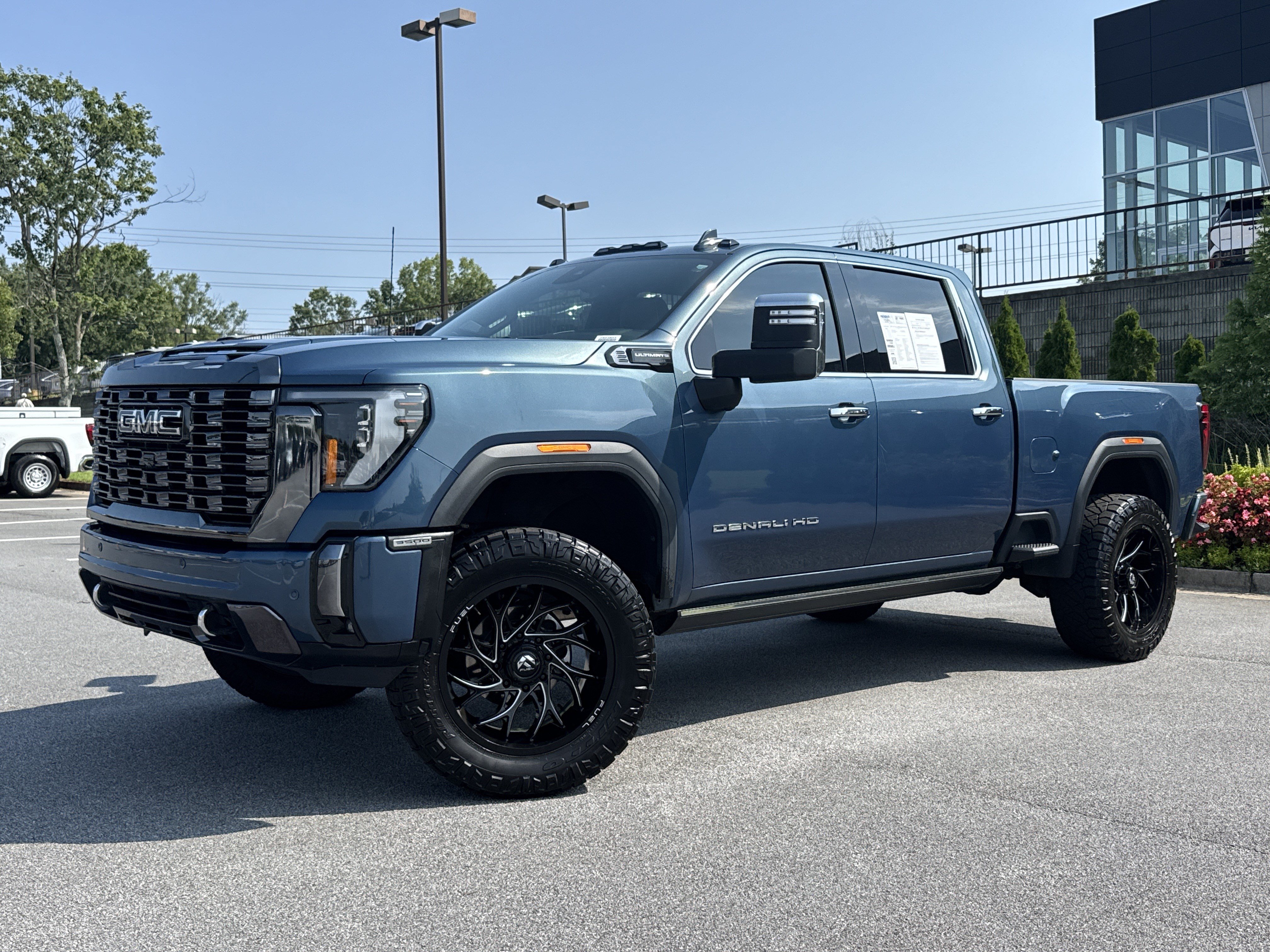 Used 2024 GMC Sierra 3500 Denali Ultimate AWD/4WD image 5