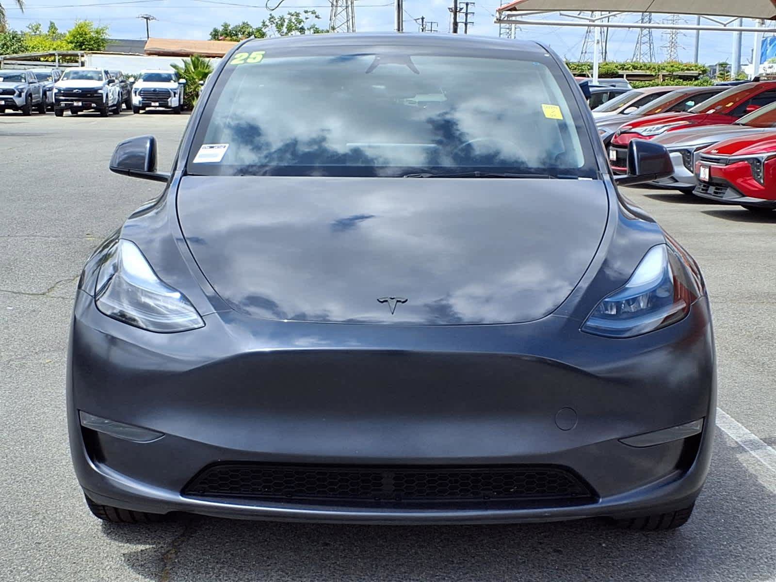 Used 2025 Tesla Model Y Long Range RWD image 2