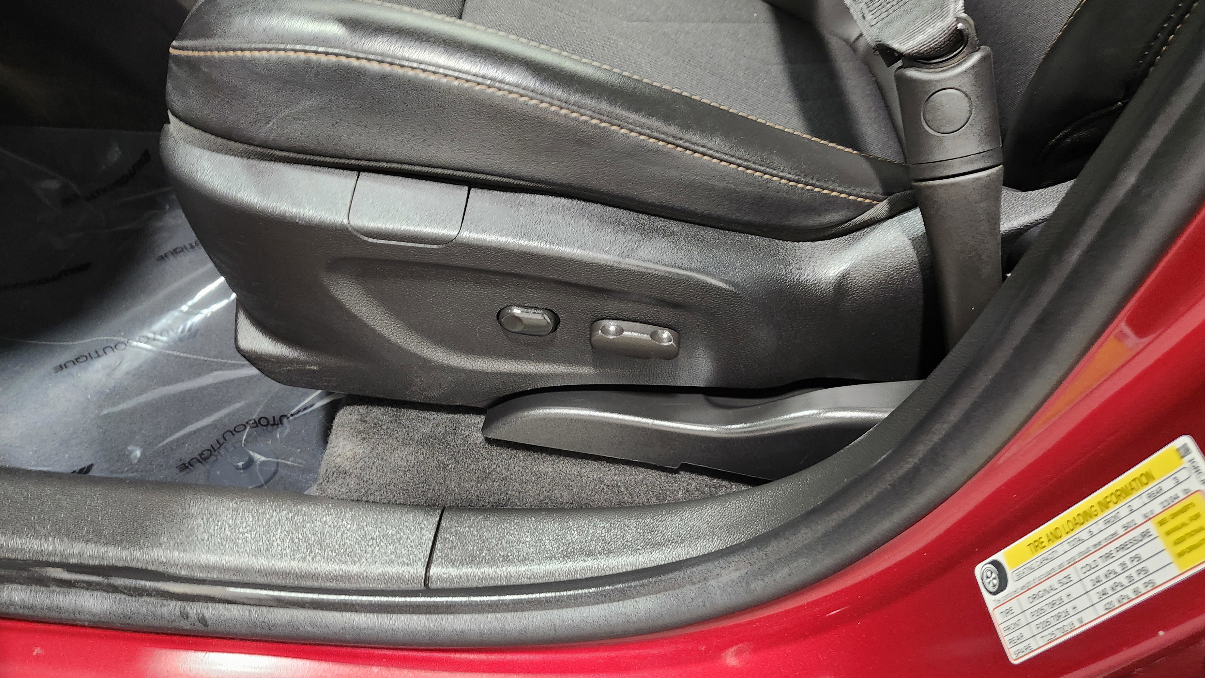 Used 2020 Chevrolet Trax LT w/ LT Convenience Package image 23