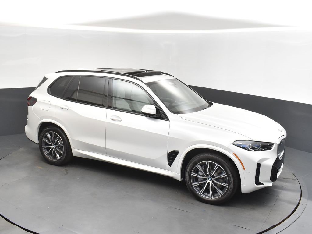 New 2026 BMW X5 xDrive50e image 2