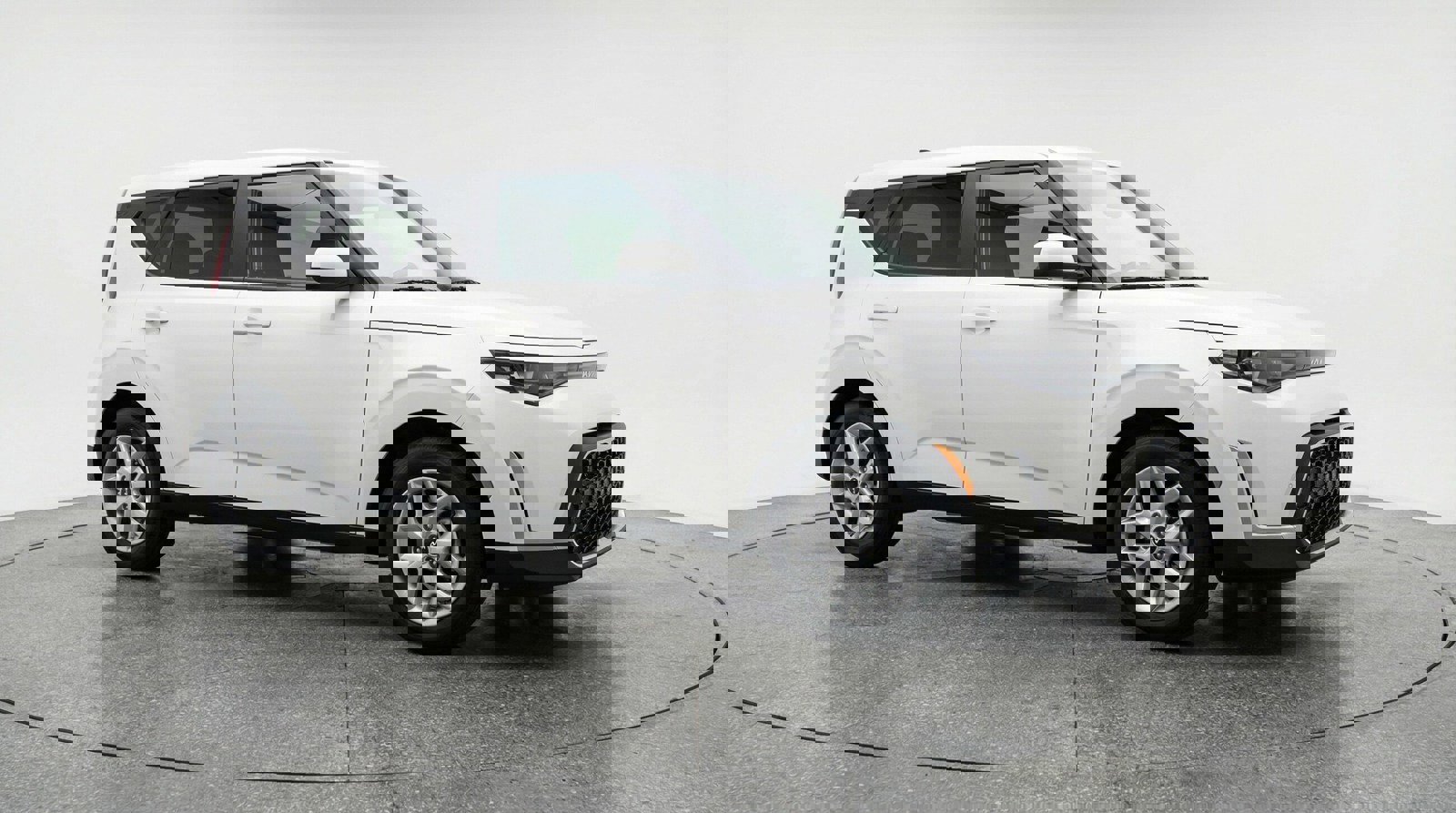 Used 2025 Kia Soul LX w/ LX Technology Package FWD image 1