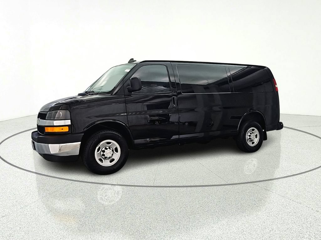 Used 2018 Chevrolet Express 2500 w/ Driver Convenience Package RWD image 8