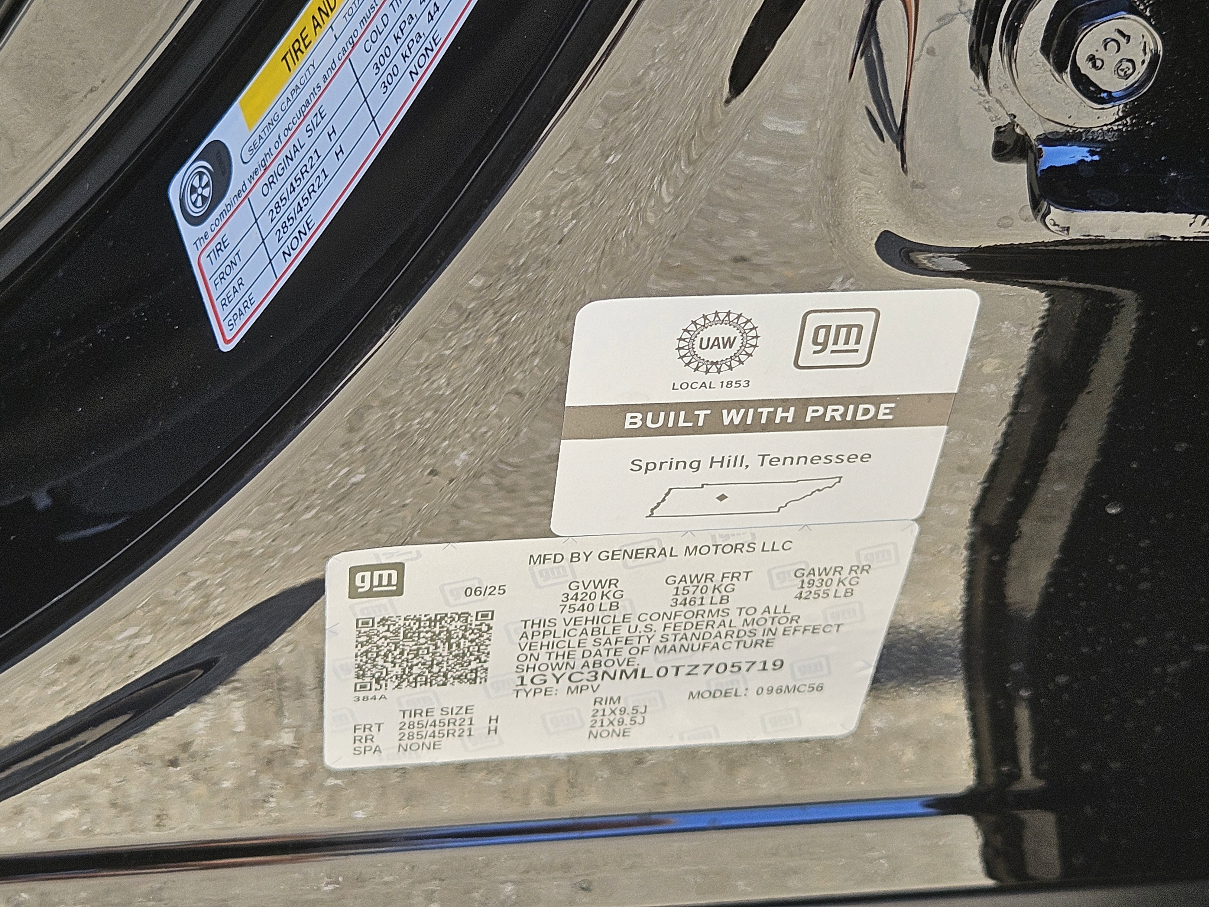 New 2026 Cadillac Vistiq Sport w/ LPO, Floor Liner Package image 37