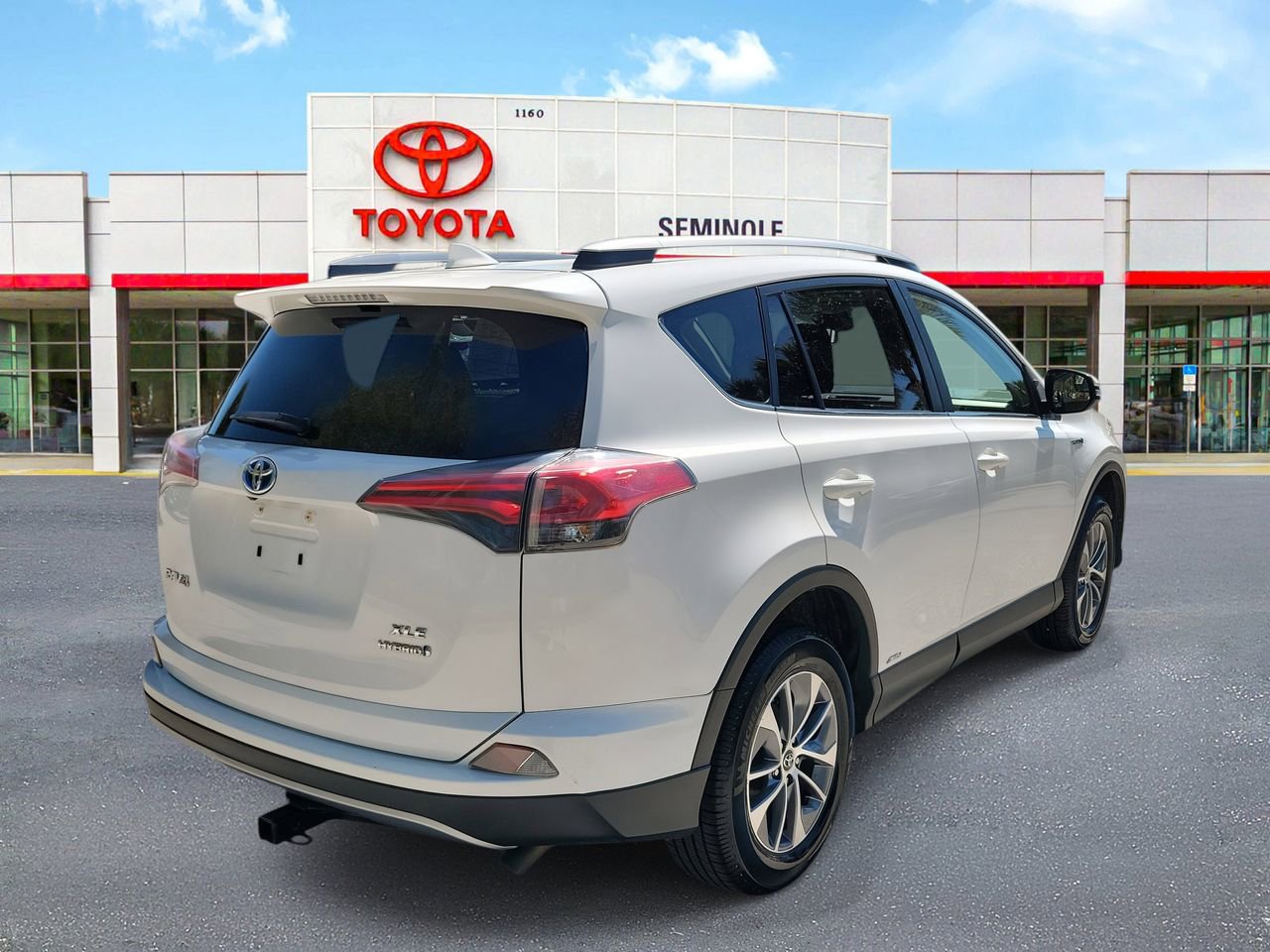 Used 2017 Toyota RAV4 XLE w/ All Weather Liner Package image 3