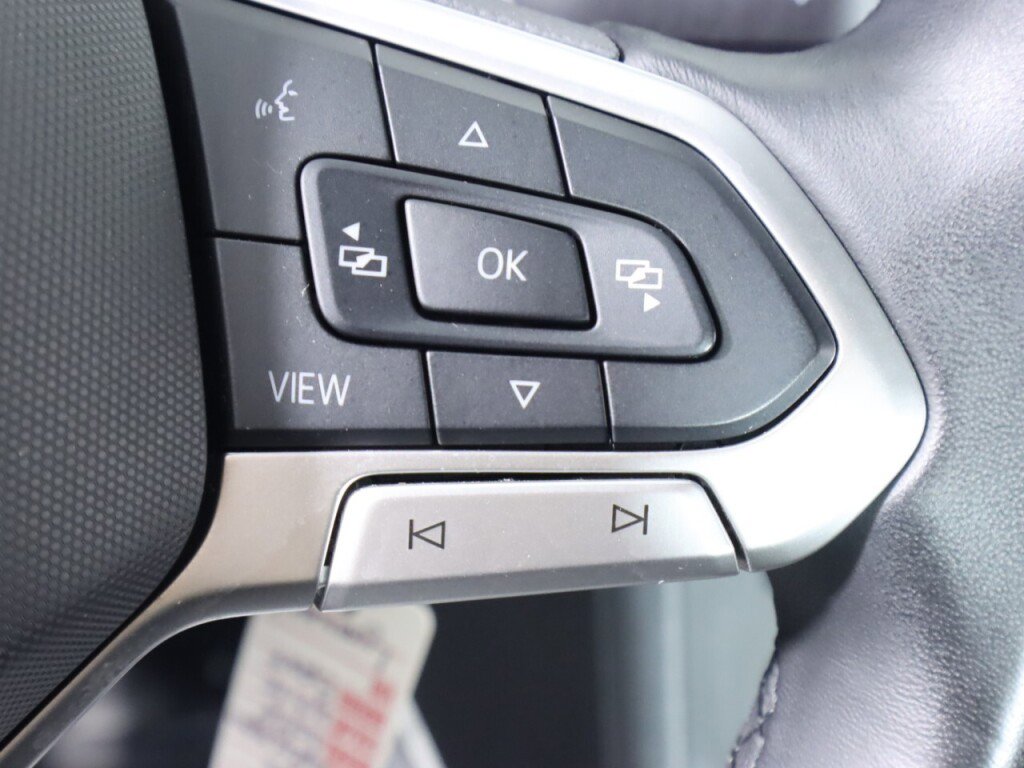 Used 2023 Volkswagen Jetta Sport image 13