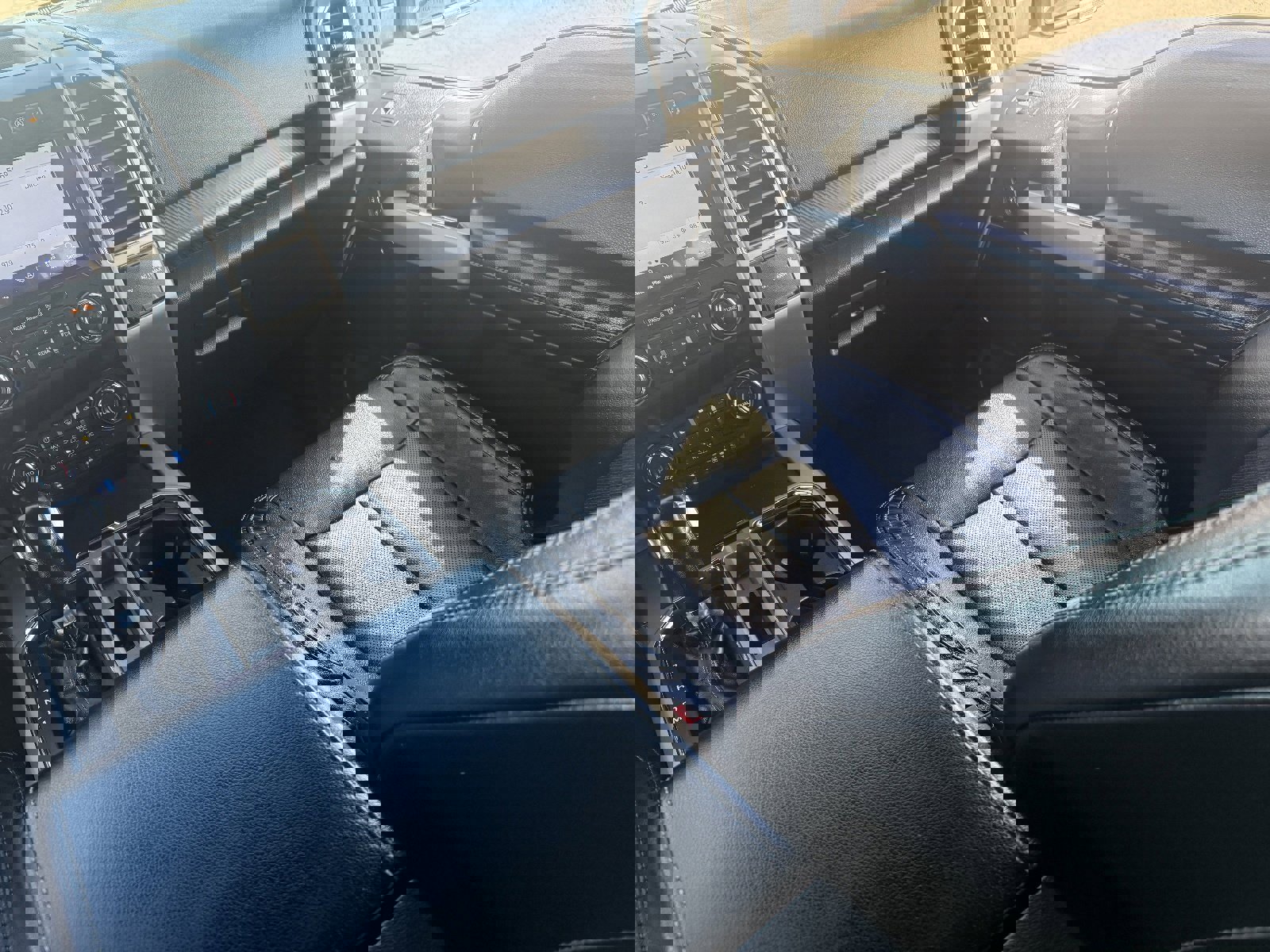 Used 2020 Ford F150 Lariat image 17