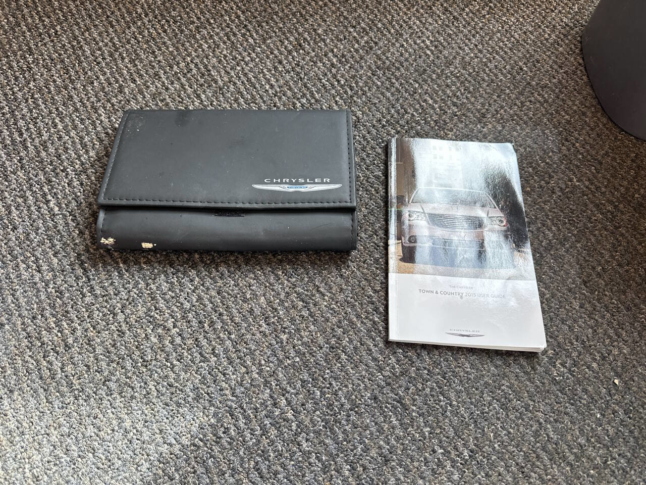 Used 2015 Chrysler Town & Country Touring image 25