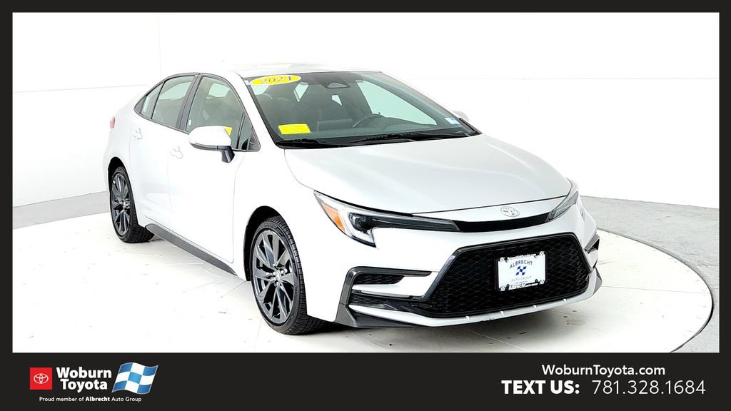 Certified 2024 Toyota Corolla SE FWD image 1