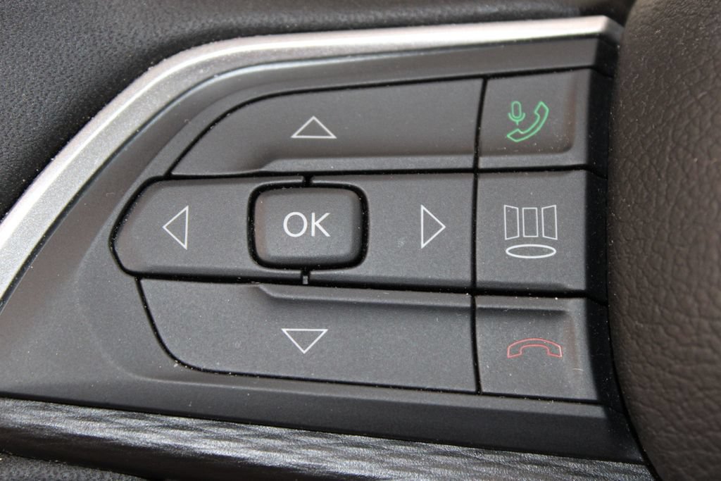 Used 2024 Jeep Grand Cherokee L Altitude AWD/4WD image 26