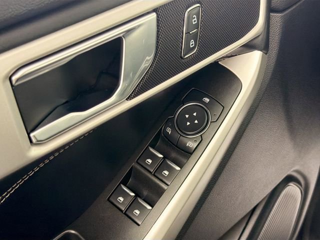 Used 2022 Ford Explorer XLT w/ Equipment Group 202A image 18